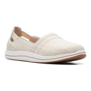 New Clark’s Cloudstepper’s Light Beige Breeze Step Slip On Sneaker